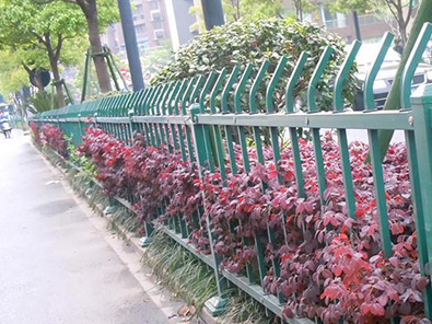 锌钢草坪护栏